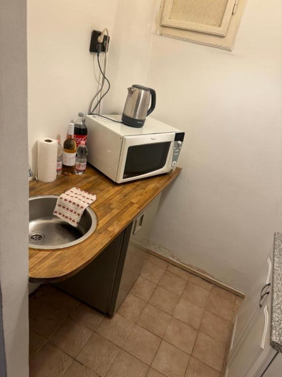 Lanchid Castle Side Red And Blue Apartment บูดาเปสต์ ภายนอก รูปภาพ